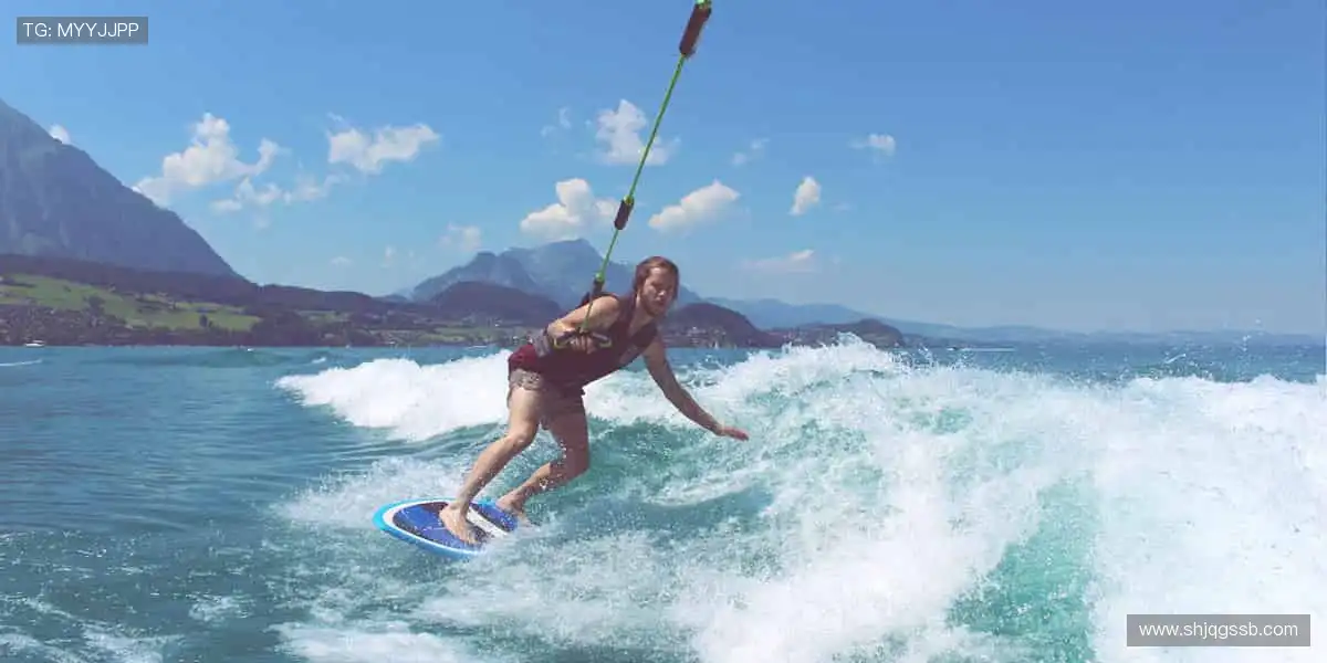 📺超清画质零时差，指尖掌控每一次精彩瞬间！⚽️